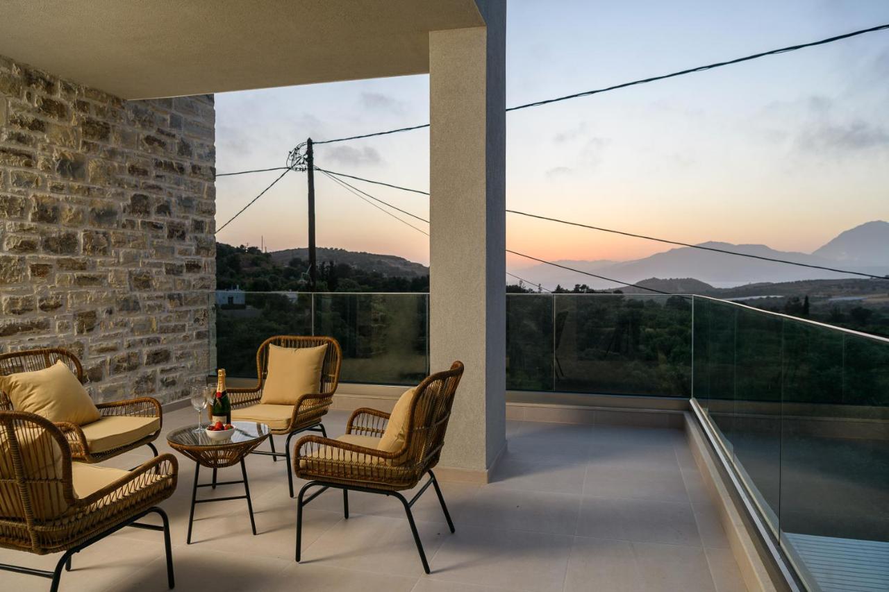 Diamond Dream Villa กามิลารี ภายนอก รูปภาพ