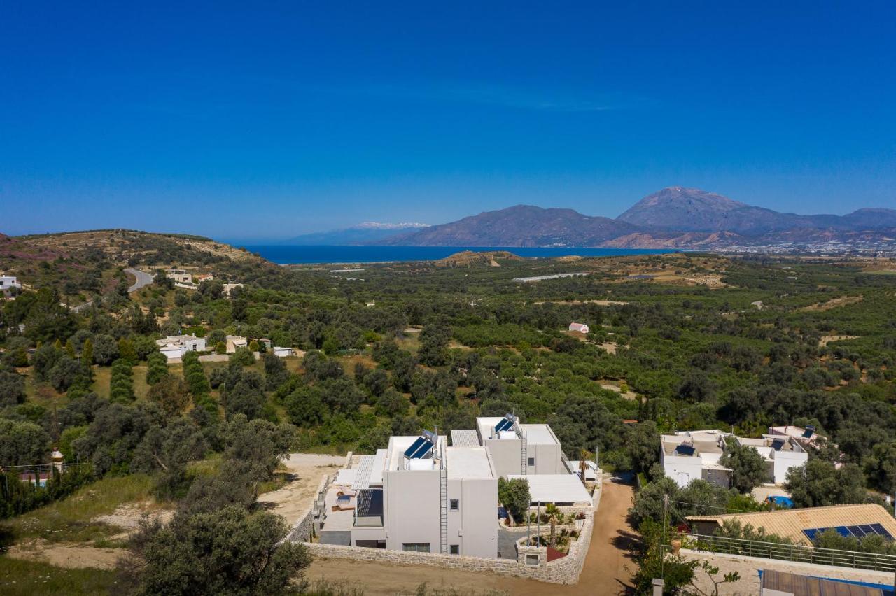 Diamond Dream Villa กามิลารี ภายนอก รูปภาพ